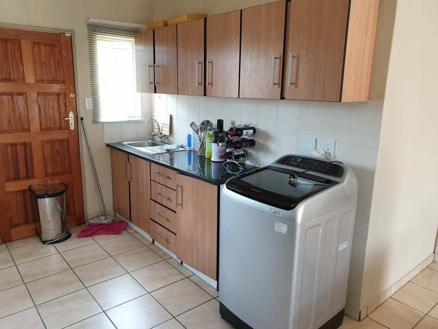 To Let 2 Bedroom Property for Rent in Doringkruin North West